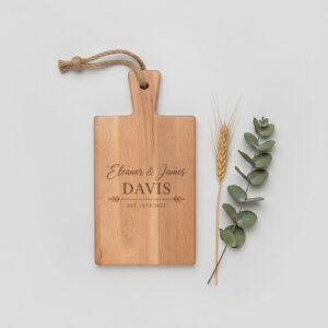 Borrelplank graveren met gravure – origineel cadeau met naam