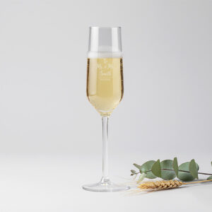 Gepersonaliseerd champagneglas met gravure voor bruiloft als uniek huwelijkscadeau