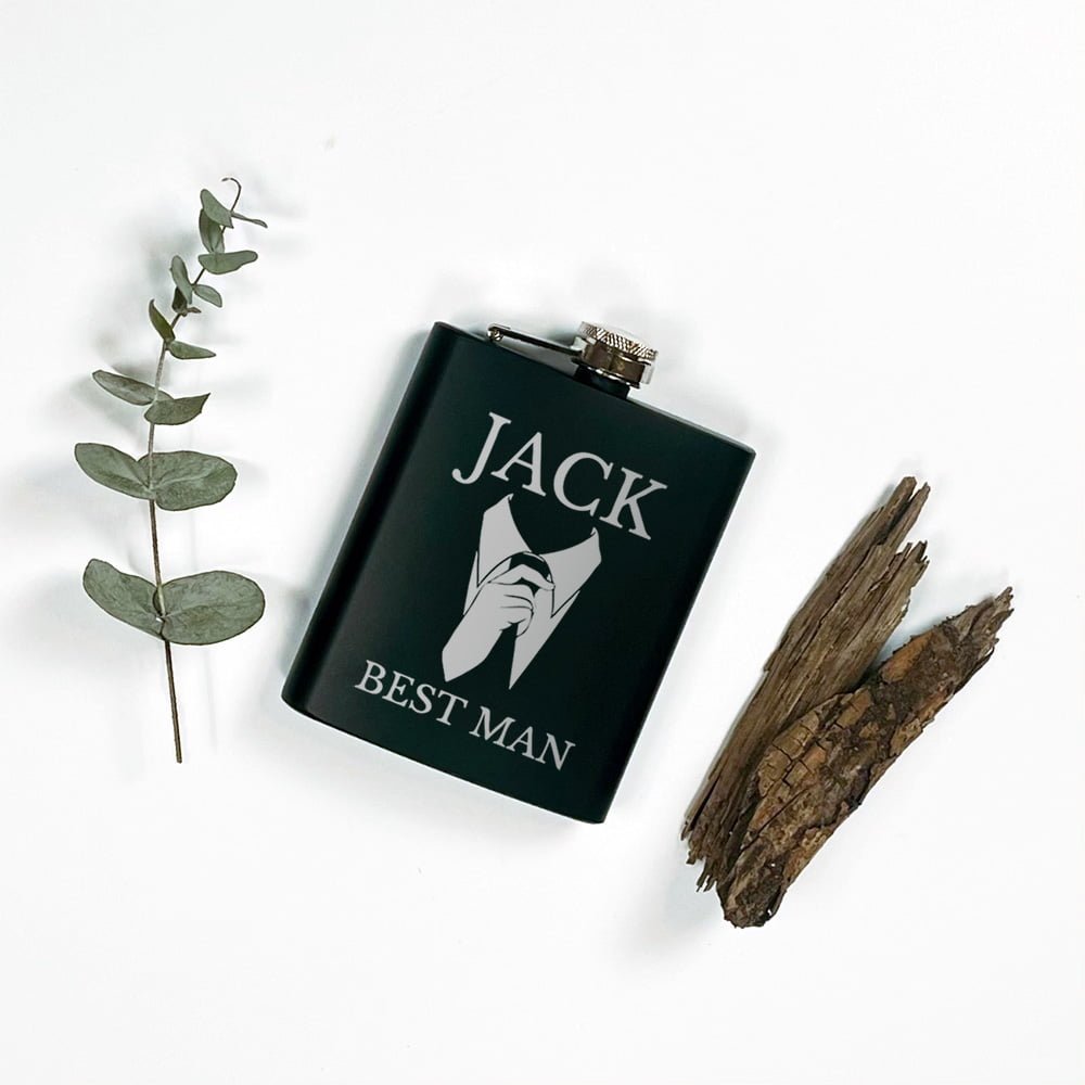 Heupfles zwart graveren PersonalSurprise cadeau voor hem mannen man huwelijk getuige | Gepersonaliseerde cadeaus Gegraveerde mat zwarte heupfles, ideaal voor gepersonaliseerde geschenken met eigen ontwerp of logo.