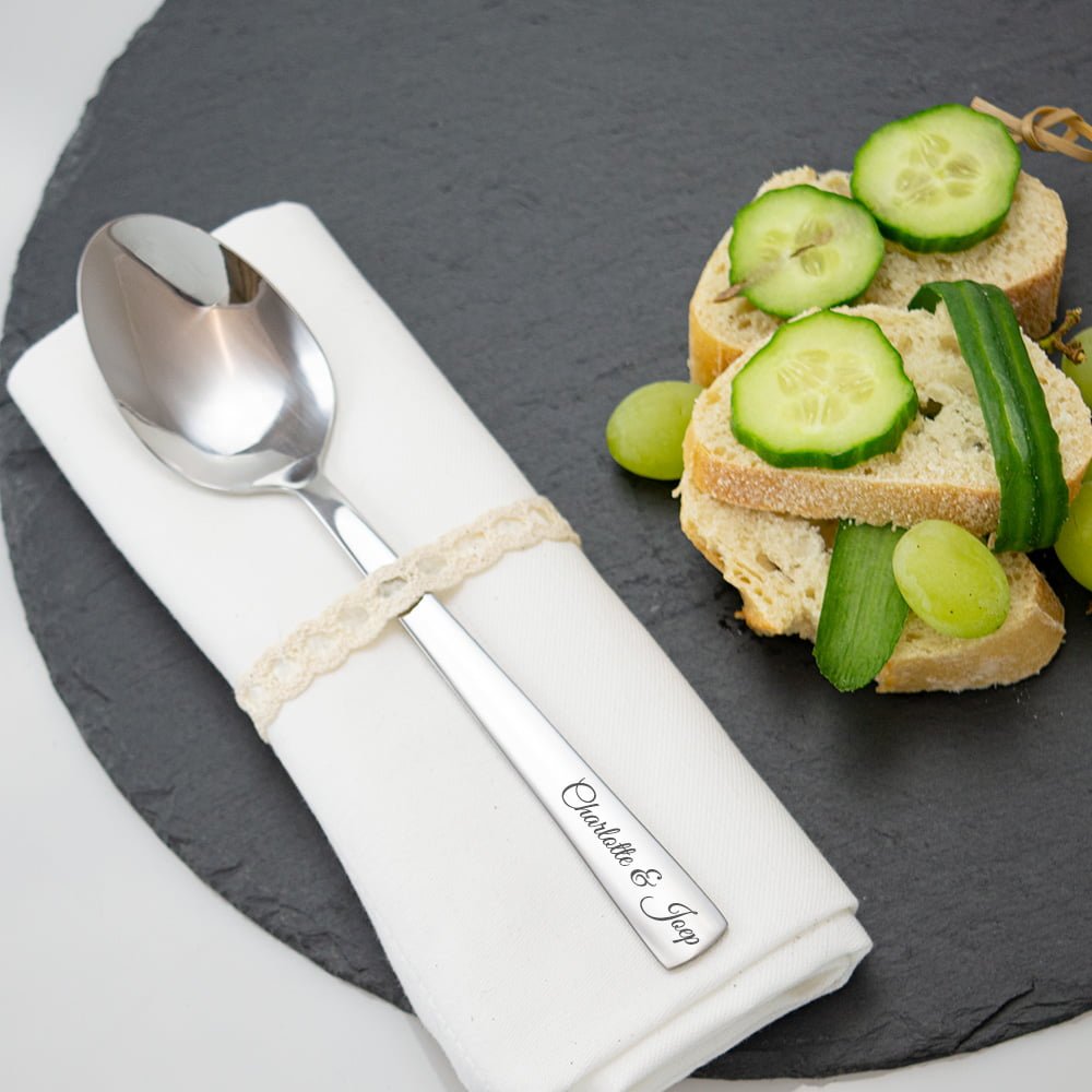 Tafellepel graveren huwelijk PersonalSurprise | Gepersonaliseerde cadeaus Lepel graveren met eigen ontwerp, ideaal voor unieke geschenken.