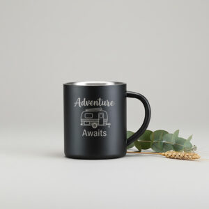 Thermos mok graveren, ideaal voor gepersonaliseerde geschenken met eigen ontwerp of logo.