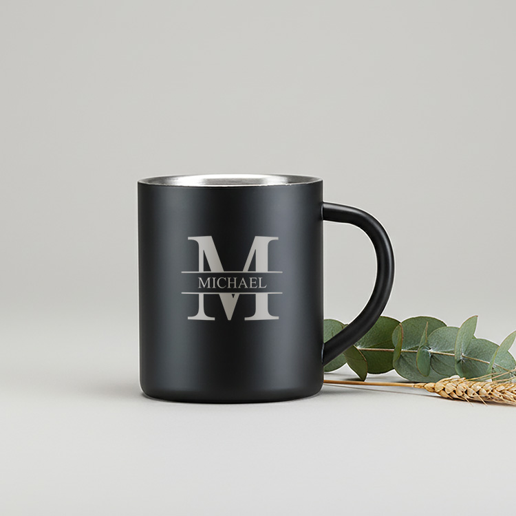 Thermos mok graveren, ideaal voor gepersonaliseerde geschenken met eigen ontwerp of logo.