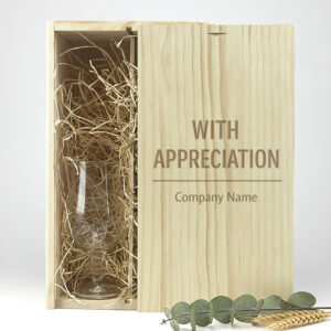 Bierpakket met gegraveerd bierglas voor 1 bierfles en 1 bierglas met schuifdeksel, ideaal voor gepersonaliseerde geschenken met eigen ontwerp of logo.