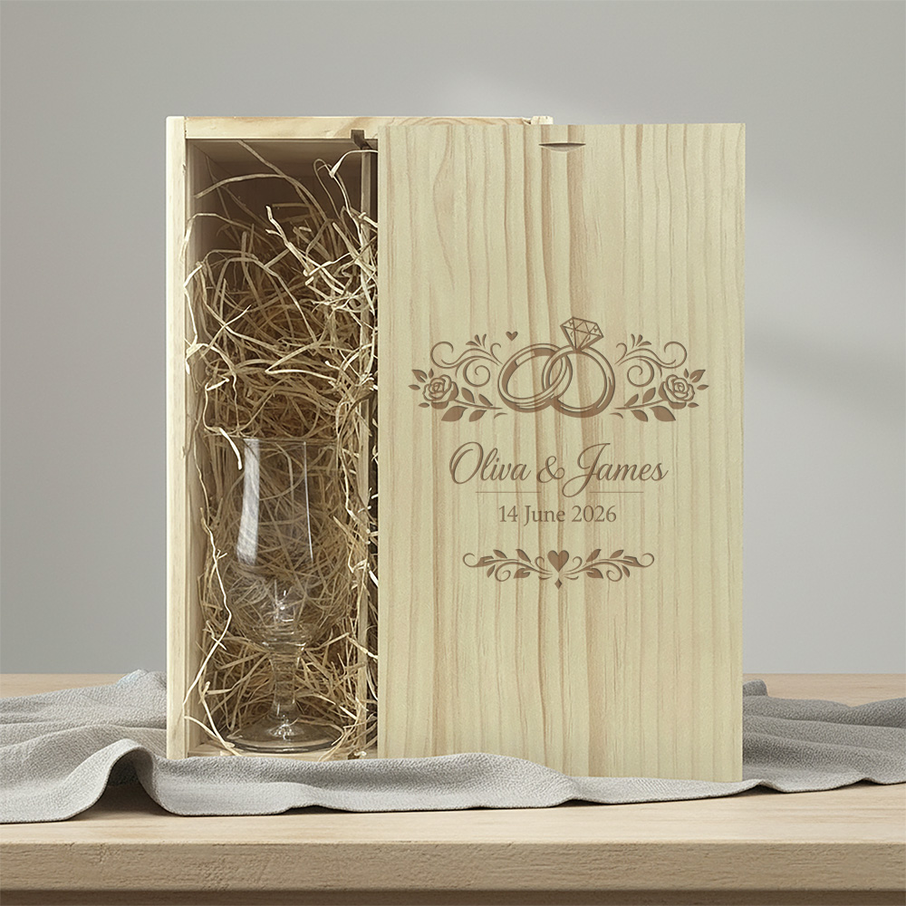 wijnkist 2 vaks bierglas sfeerfoto 2 | Gepersonaliseerde cadeaus Bierpakket met gegraveerd bierglas voor 1 bierfles en 1 bierglas met schuifdeksel, ideaal voor gepersonaliseerde geschenken met eigen ontwerp of logo.
