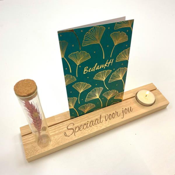 Kaarthouder met theelicht graveren voor een uniek cadeau