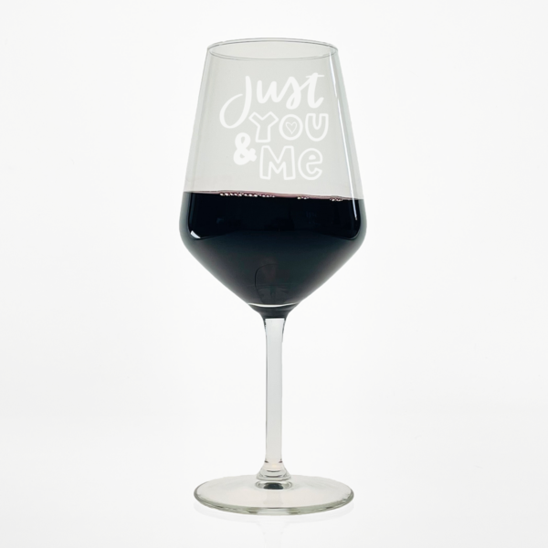 Groot rood wijnglas met gravure, perfect uniek geschenk